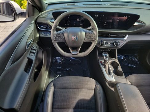 Certified 2024 Buick Envista Preferred w/ Advanced Safety Package FWD image 13
