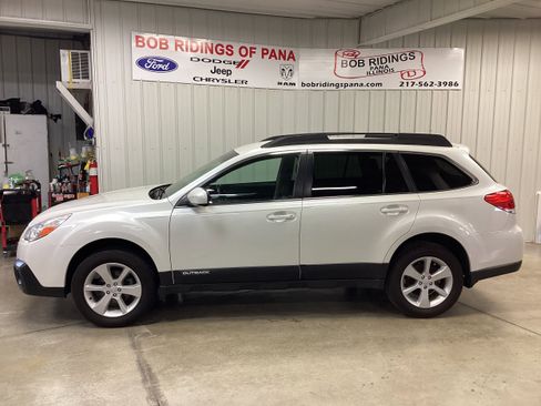 Used 2013 Subaru Outback 2.5i Premium w/ Popular Pkg 1A image 2