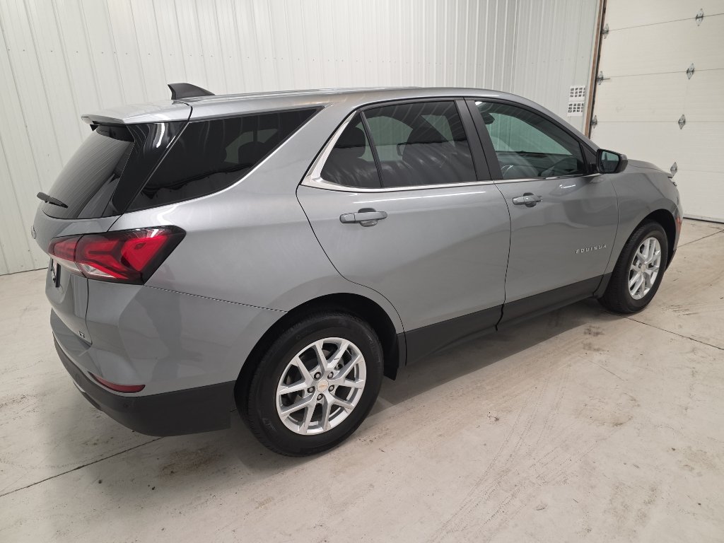 Used 2024 Chevrolet Equinox LT FWD image 10