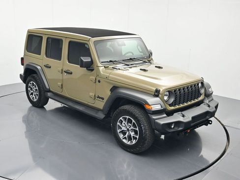 Used 2025 Jeep Wrangler Unlimited Sport AWD/4WD image 30