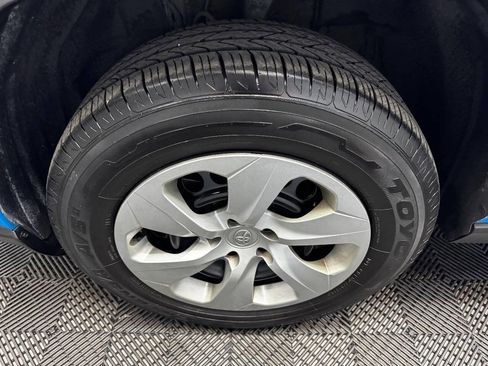 Used 2020 Toyota RAV4 LE FWD image 21