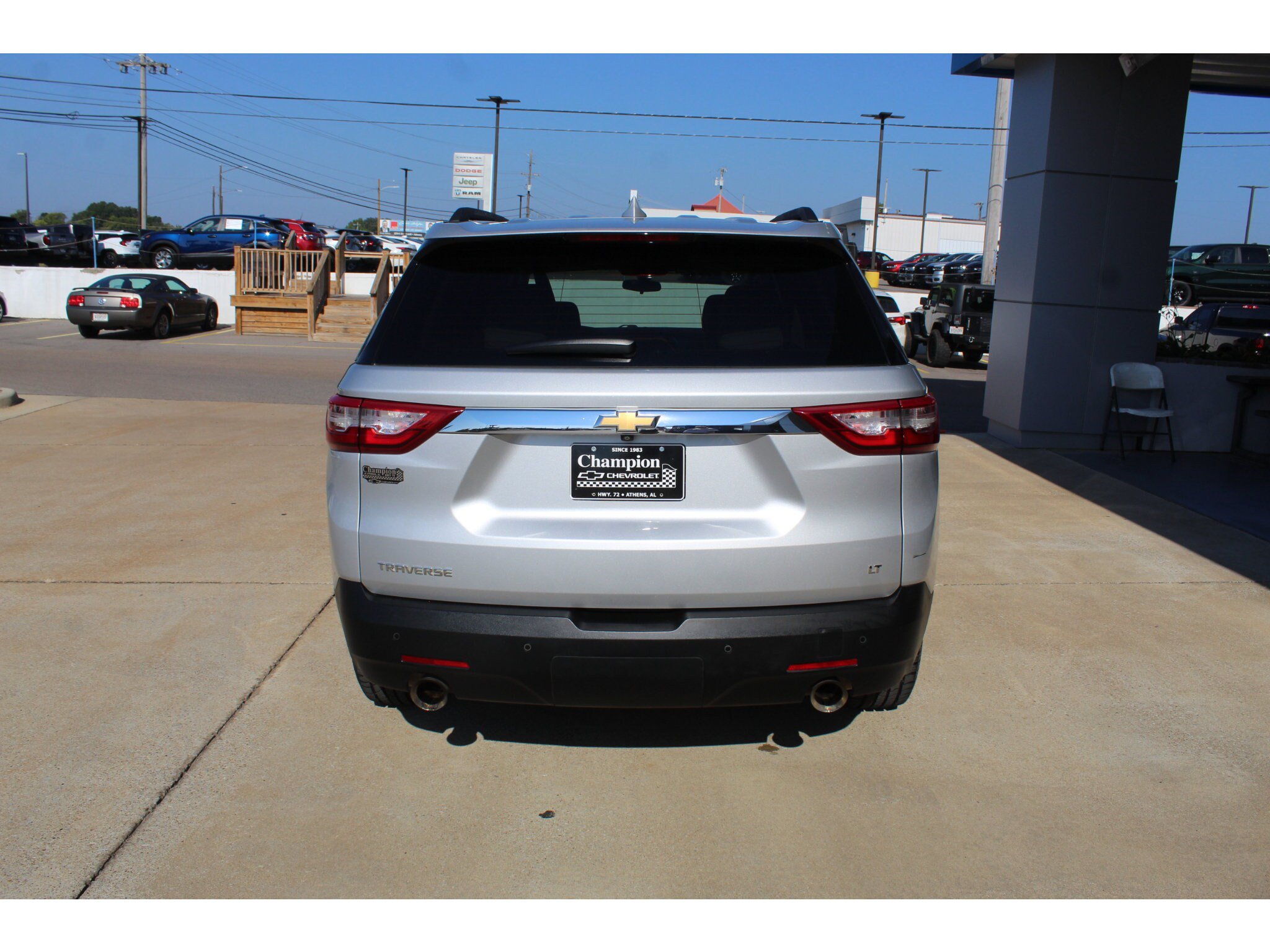Used 2021 Chevrolet Traverse LT FWD image 6