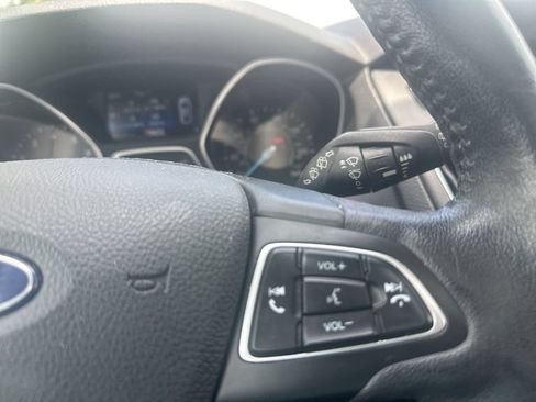 Used 2017 Ford Focus Titanium FWD image 12