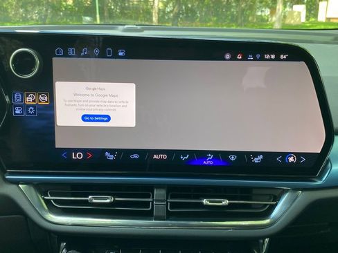 Used 2025 Chevrolet Equinox EV LT image 26