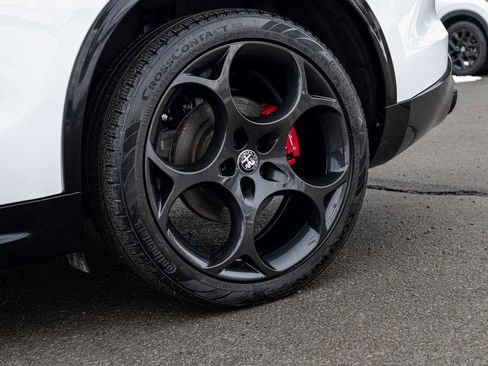 Used 2024 Alfa Romeo Stelvio Veloce image 8