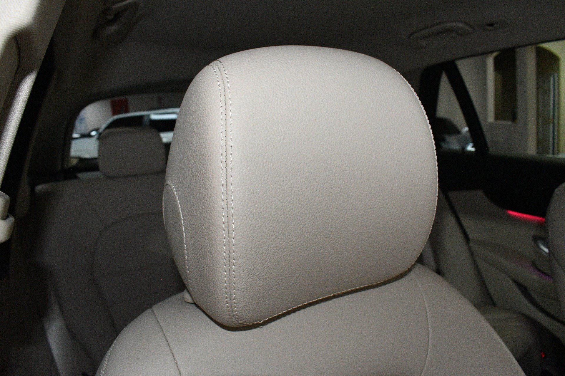 Used 2022 Mercedes-Benz GLC 300 image 10