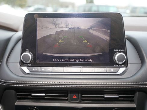 Used 2023 Nissan Rogue SV w/ SV Premium B Package image 16