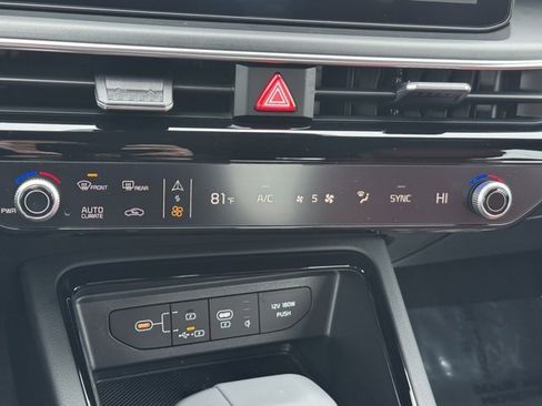 Used 2025 Kia K5 GT-Line w/ GT-Line Premium Package image 12