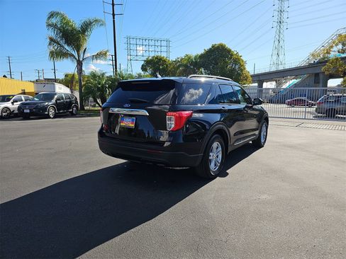 Used 2023 Ford Explorer XLT image 7