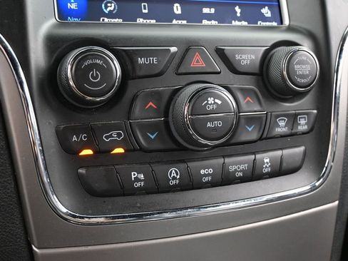 Used 2018 Jeep Grand Cherokee Limited image 26