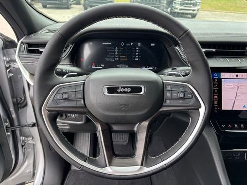 New 2026 Jeep Grand Cherokee Limited AWD/4WD image 15