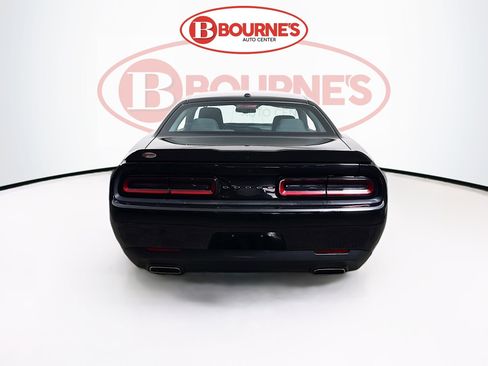 Used 2023 Dodge Challenger SXT RWD image 8