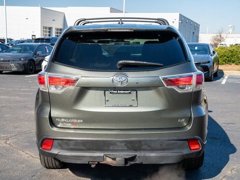 Used 2015 Toyota Highlander LE image 4