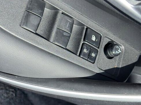 Used 2021 Toyota Corolla SE w/ SE Premium Package FWD image 19