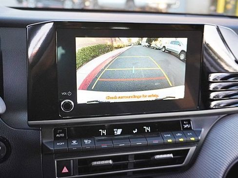 Used 2025 Toyota Camry SE image 26