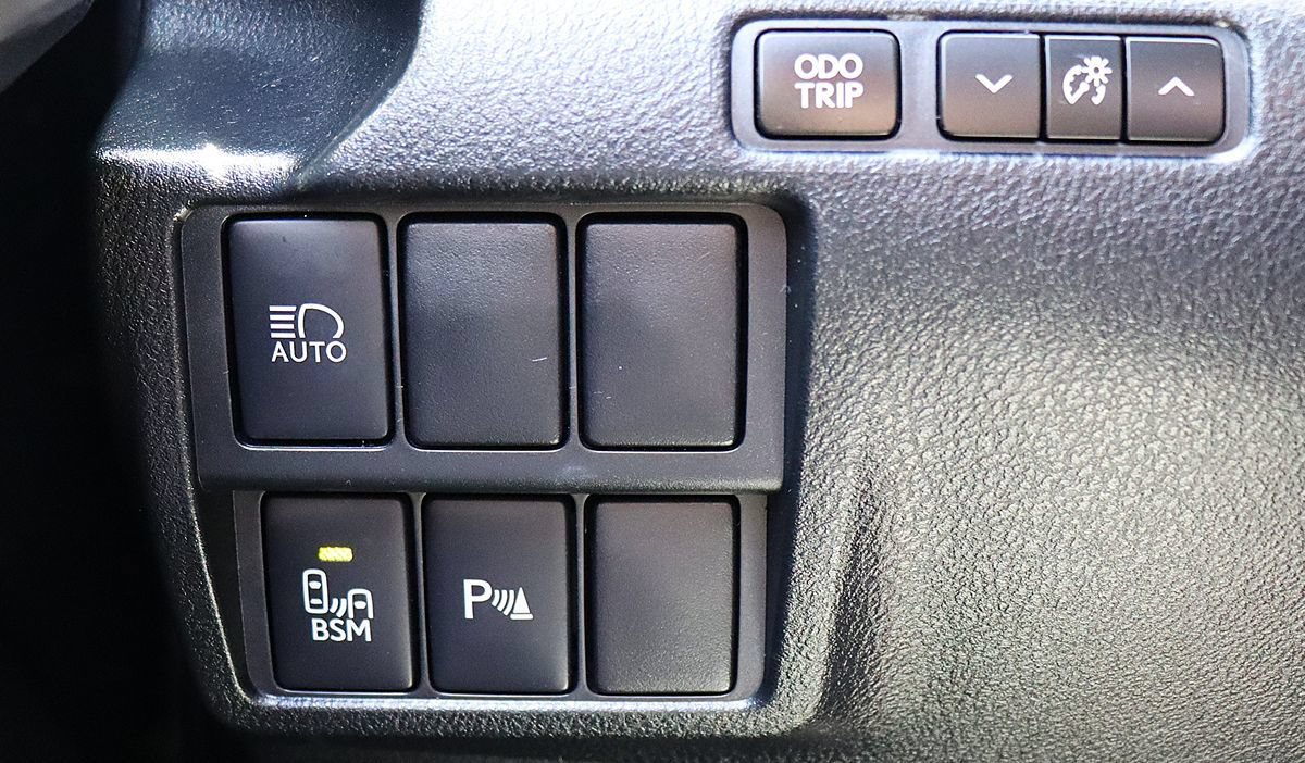 Used 2017 Lexus IS 200t w/ Navigation System Package RWD image 41
