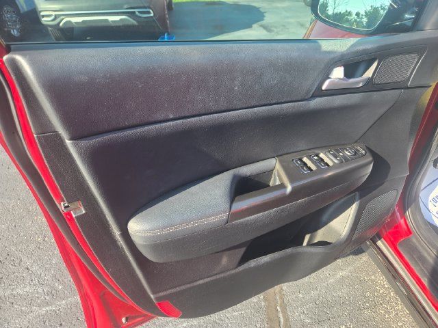 Used 2020 Kia Sportage S w/ S FWD Sunroof Package image 22