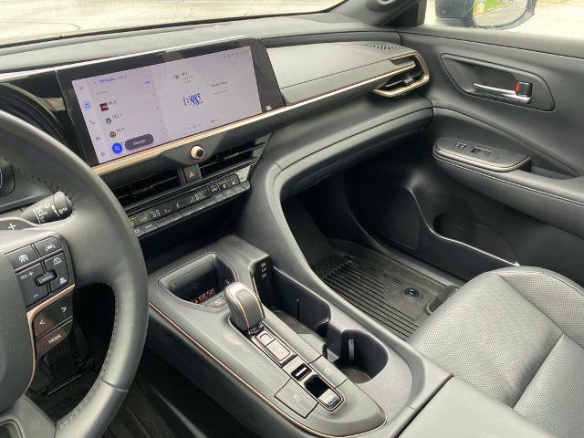 Used 2023 Toyota Crown Platinum AWD/4WD image 23