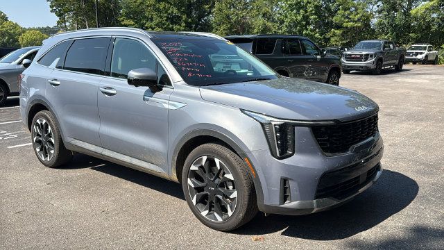 Used 2025 Kia Sorento SX FWD image 1