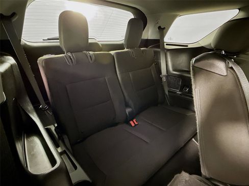 Used 2022 Ford Explorer XLT w/ Class IV Trailer Tow Package image 26