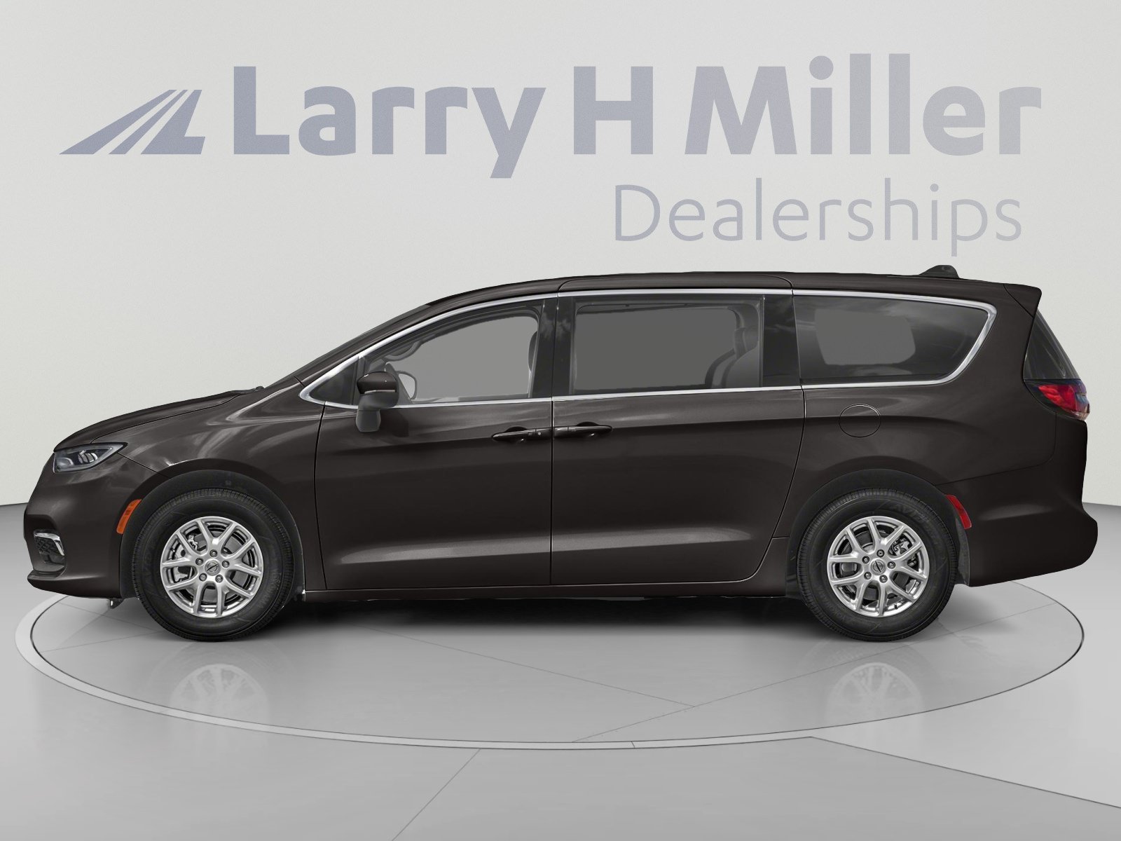 Used 2023 Chrysler Pacifica Limited FWD image 3