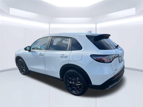 Certified 2024 Honda HR-V Sport image 3