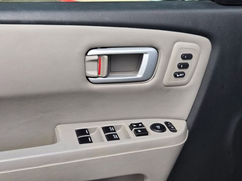Used 2014 Honda Pilot Touring image 11