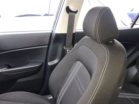 Used 2025 Hyundai Venue SEL FWD image 25