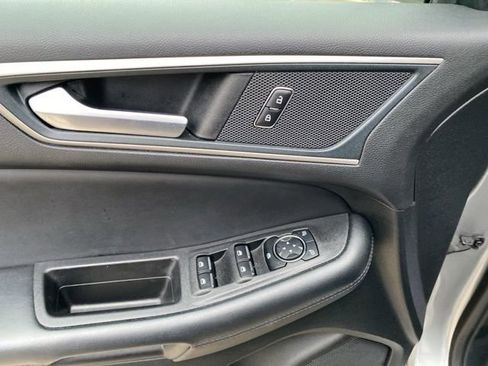 Used 2024 Ford Edge SEL image 21