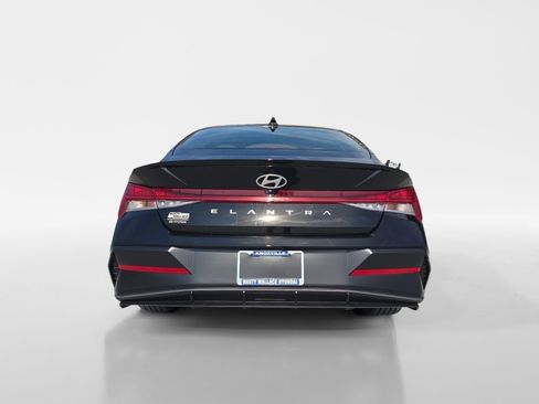 New 2026 Hyundai Elantra SEL Sport Premium image 4
