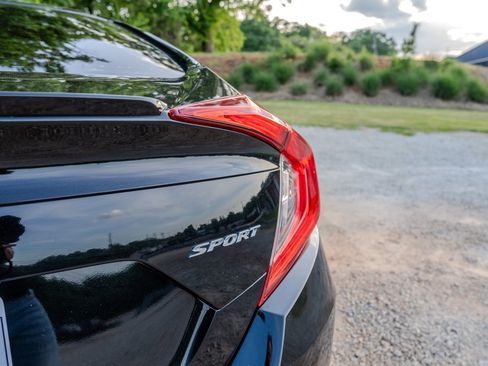 Used 2019 Honda Civic Sport image 10