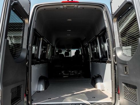Used 2025 Mercedes-Benz Sprinter 2500 image 11