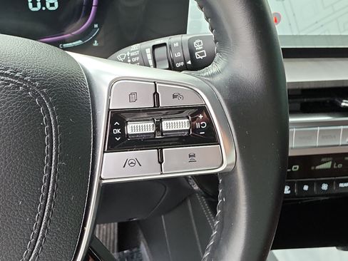 Certified 2023 Kia Telluride EX w/ EX Captain's Chair Package FWD image 33