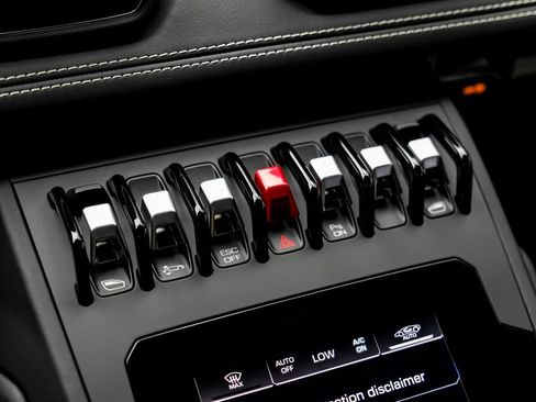 Used 2024 Lamborghini Huracan EVO AWD/4WD image 29