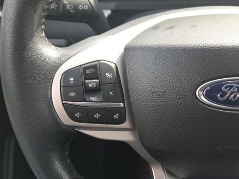 Used 2023 Ford Explorer XLT w/ Equipment Group 202A image 39