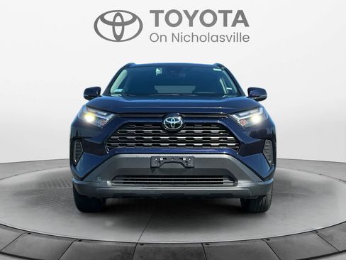 Used 2025 Toyota RAV4 XLE AWD/4WD image 8