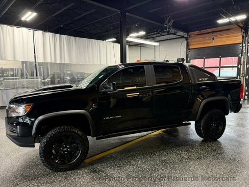 Used 2021 Chevrolet Colorado ZR2 w/ ZR2 Midnight Special Edition AWD/4WD image 6