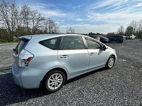 Used 2014 Toyota Prius V Two image 5