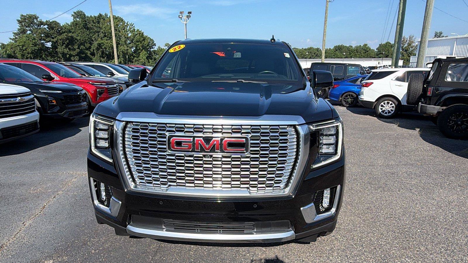 Used 2022 GMC Yukon Denali AWD/4WD image 2