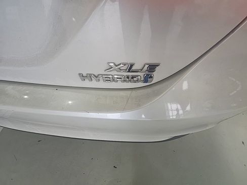 Used 2019 Toyota Camry XLE image 6