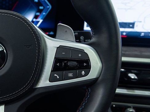 Certified 2025 BMW X7 M60i image 18