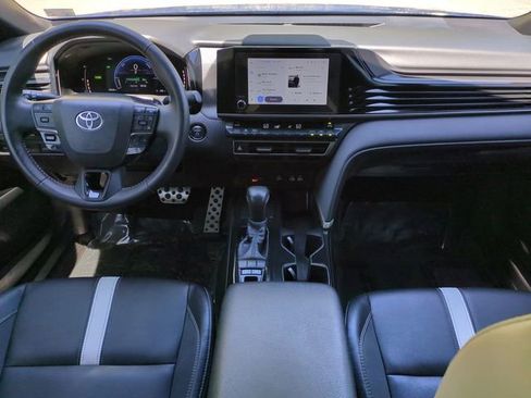 Used 2025 Toyota Camry SE w/ Convenience Package FWD image 14