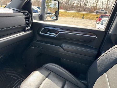 Used 2025 Chevrolet Silverado 2500 LTZ w/ LTZ Premium Package image 87