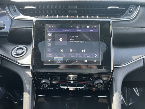 Used 2023 Jeep Grand Cherokee Altitude image 26