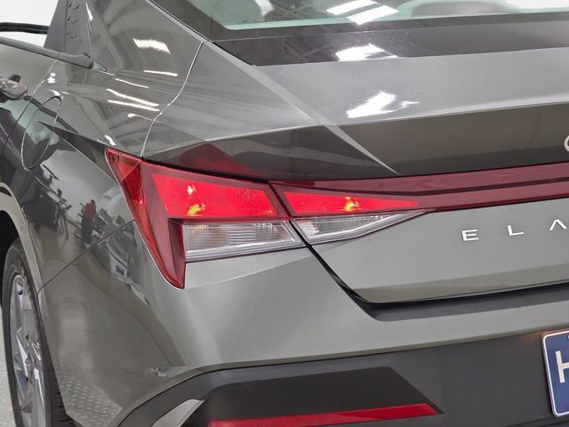 Used 2024 Hyundai Elantra SEL FWD image 33
