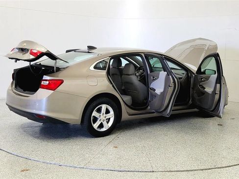 Used 2025 Chevrolet Malibu LS FWD image 12