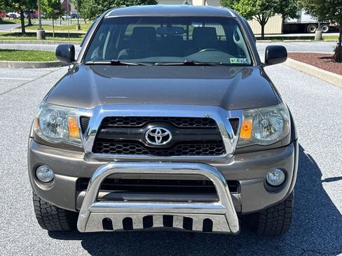 Used 2011 Toyota Tacoma 4x4 Double Cab w/ TRD Off-Road Pkg w/JBL Audio image 3