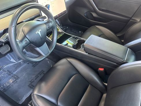Used 2018 Tesla Model 3 Long Range RWD image 4