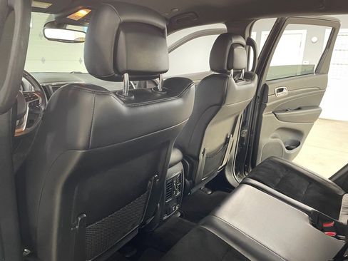 Used 2018 Jeep Grand Cherokee Altitude image 14