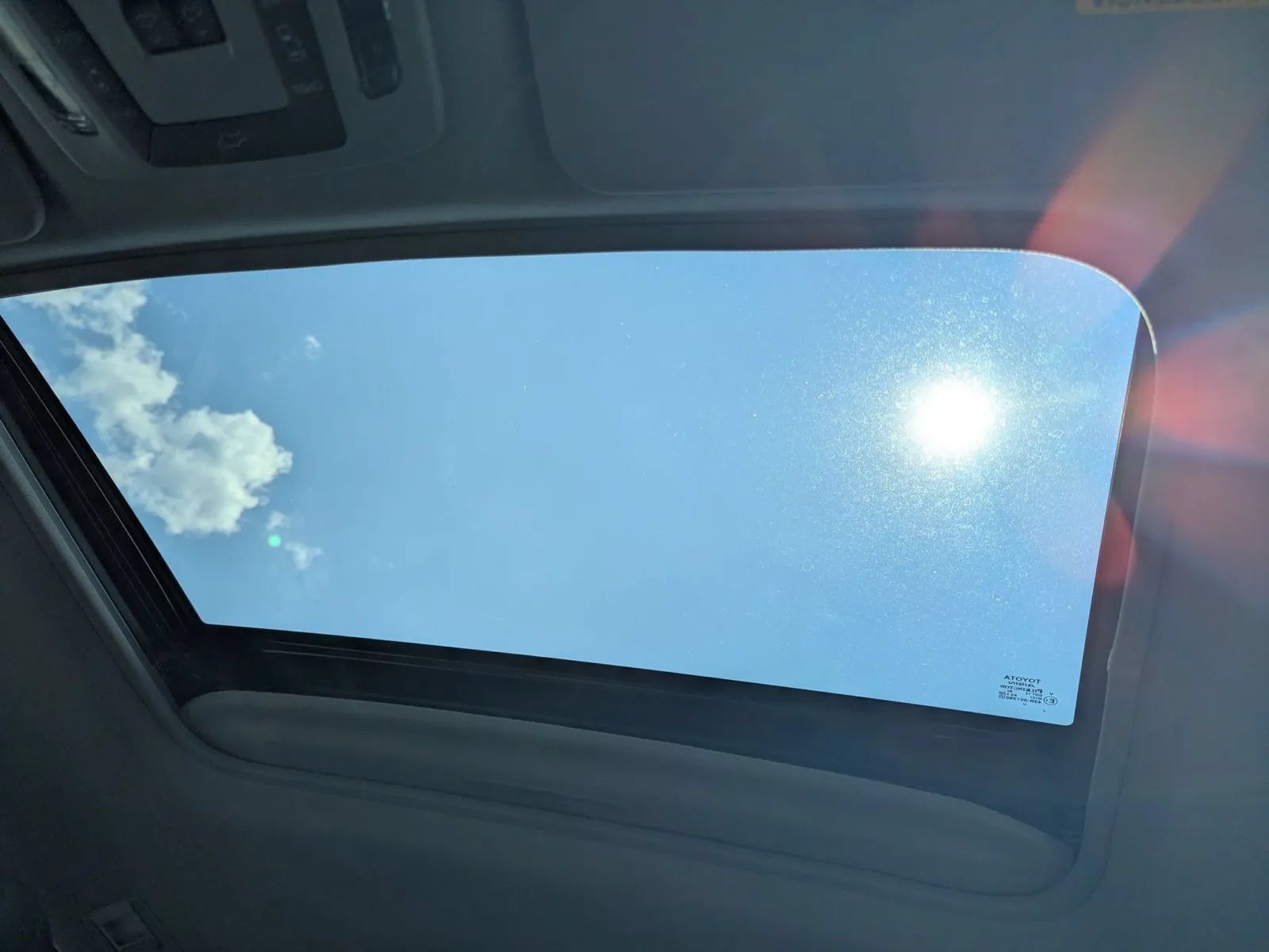 Used 2022 Toyota Sienna XLE FWD image 26